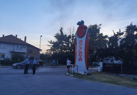 Vatrogasne ekipe dežuraju u Fabrici “Sava”