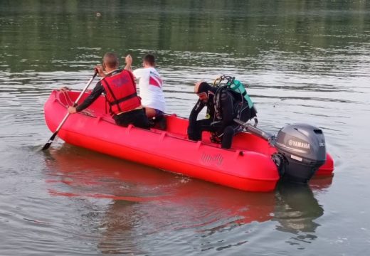 Obustavljena potraga za nestalim dječakom nastavlja se sutra