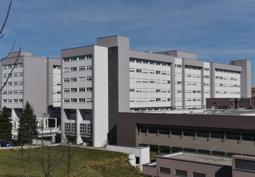 Još jedna nezgoda u Banjaluci: Radnik pao sa krova kuće, prevezen u UKC RS