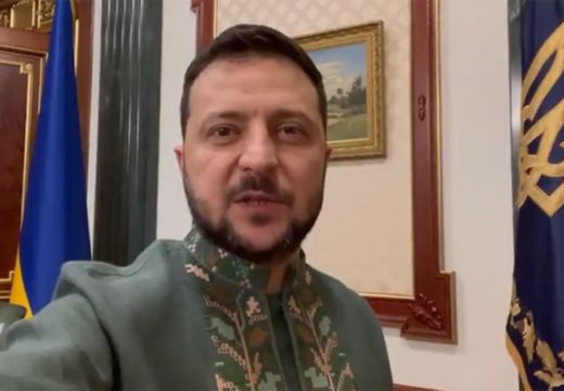 Košulja Volodimira Zelenskog prodata za 100.000 dolara