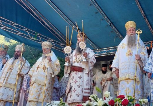 Patrijarh Porfirije u manastiru Glogovac kod Šipova