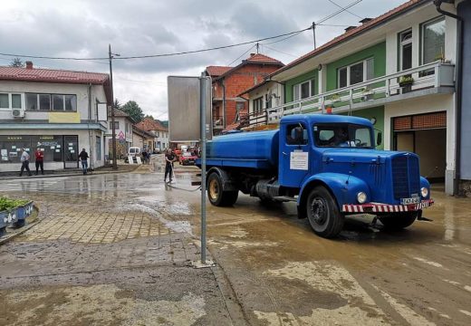 Ekipe AD “Komunalca” na terenu u poplavljenom Čeliću