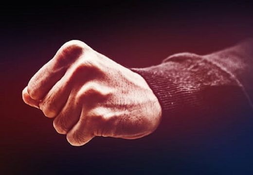 Banjalučki penzioner pretukao ženu jer je pušila cigaretu pored njega