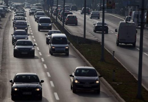 Saobraćaj se odvija po pretežno suvim kolovozima: U kotlinama moguća pojava magle