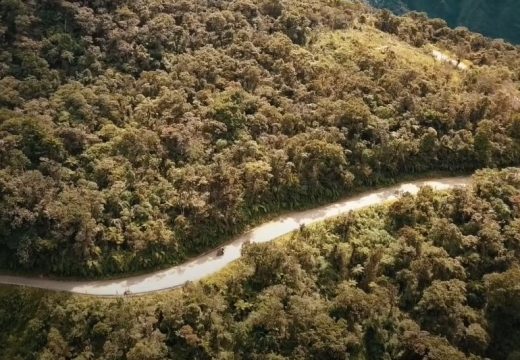 Jeziva„Cesta smrti“ glavna turistička destinacija :Na ovoj dionici godišnje 200 do 300 ljudi izgubi živote