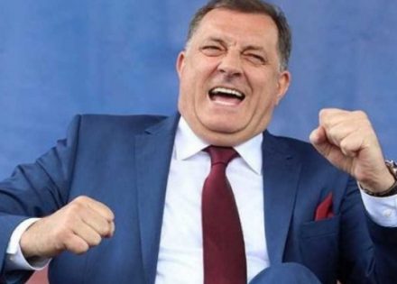 Dodik: Mladima po 200, a ne 100 KM