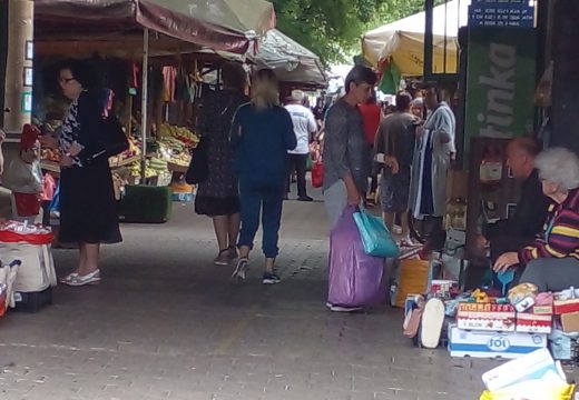 Ilegalna prodaja cigareta na ulici i dalje cvjeta