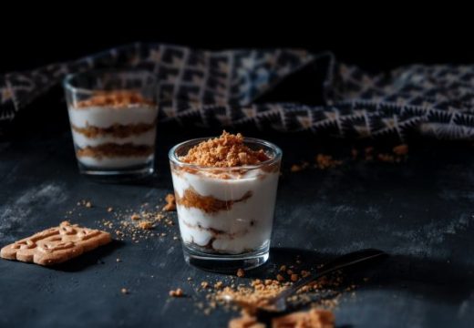 Slatki zalogaj sa ukusom kafe budi sva čula:Tiramisu u čaši