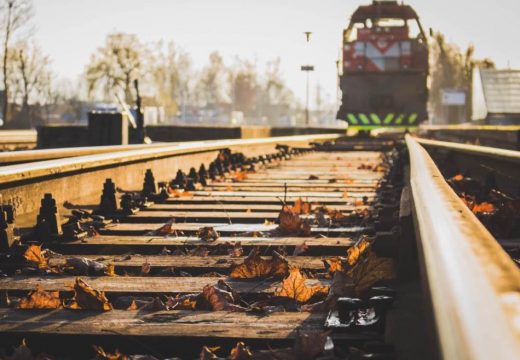 Teretni voz naletio na automobil na prelazu kod Modriče