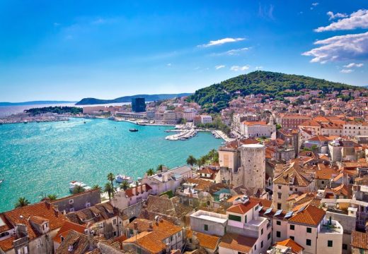 Taksisti deru turiste na Jadranu: Za pola minuta naplatio vožnje 213 evra