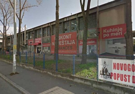 Vatrogasci spasili bebu iz zaključanog auta u Beogradu