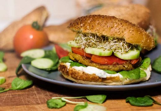 Prva evropska država koja zabranjuje riječi kao što su “odrezak”, “burger” i “kobasica”