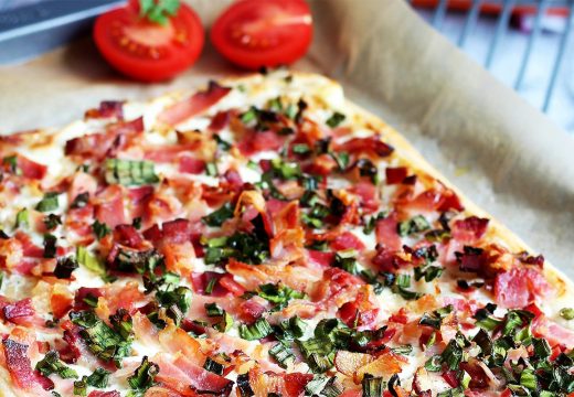 Prijedlog za danas:Pita sa slaninom i mladim lukom