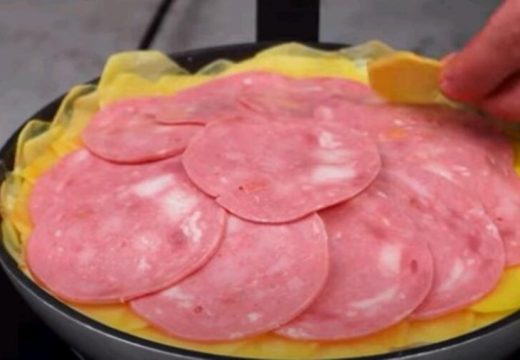 Složite 4 krompira i šunku u tiganj i dobićete savršen obrok bez uključivanja rerne