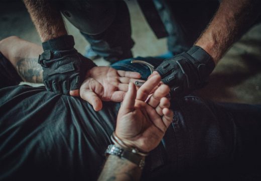 Velika akcija policije u Tuzli :Pala tri dilera!