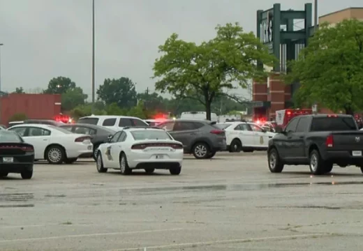 Naoružani napadač ubio troje ljudi u restoranu u Indianapolisu, ustrijelio ga slučajni prolaznik