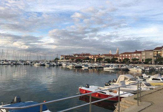 Zašto je tuširanje zabranjeno na plažama u Sloveniji?