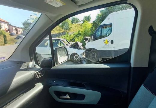 Poginuo vozač golfa, došlo do direktnog sudara dva vozila