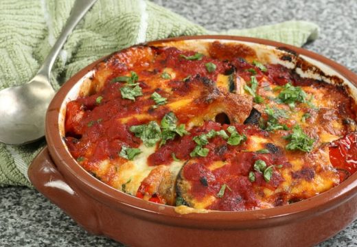 Zapečeni patlidžan sa mocarelom i parmezanom