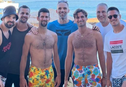 Simpatični djed u društvu najboljeg srpskog tenisera (VIDEO)