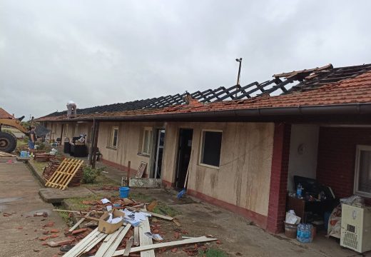 Od udara groma planule kancelarije bijeljinske Ciglane (Foto)