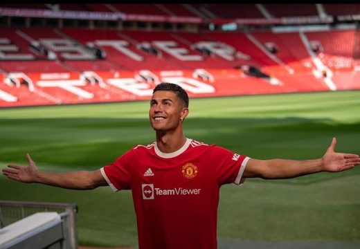 Kristijano Ronaldo ostaje u Mančester Junajtedu