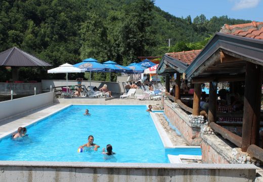 Građani vaučere čuvaju za septembar i oktobar