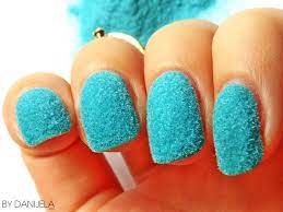 Plišani nokti – novi jesenji trend