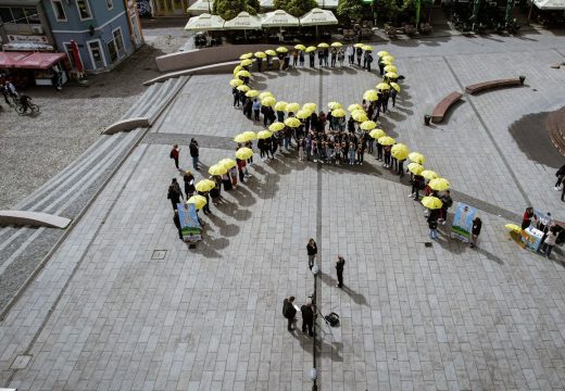 Živa zlatna vrpca u Tuzli
