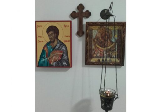 Iz kuće ukrali ikone, kandila i alkohol