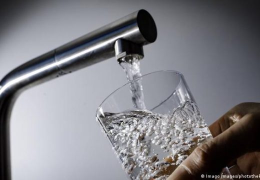 Kroz cijevi i krađe “iscuri” 40% pitke vode