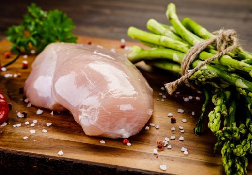 Piletina sa šparogama i mocarelom