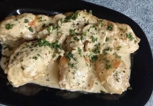 Bataci u sosu od pečuraka i bijelog vina