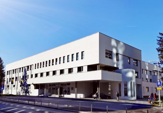 Direktor i profesori namiještali konkurs u školi