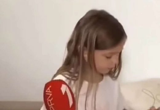 Odgovor djevojčice na pitanje koji joj je omiljeni predmet postao apsolutni hit (Video)