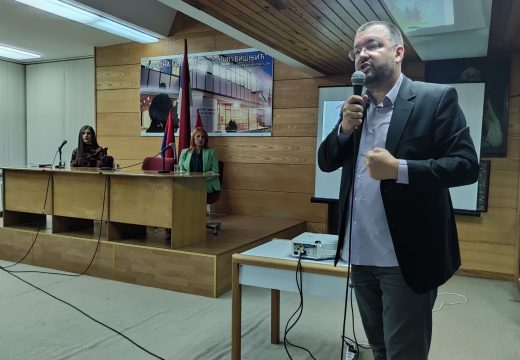 Čedomir Antić u bijeljinskoj Biblioteci održao istorijski čas