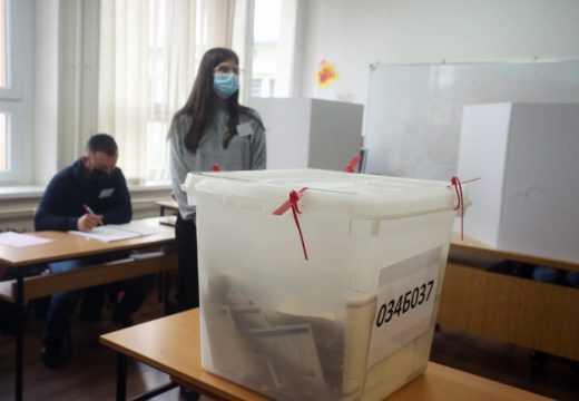 Pred glasačima 4 izborna listića