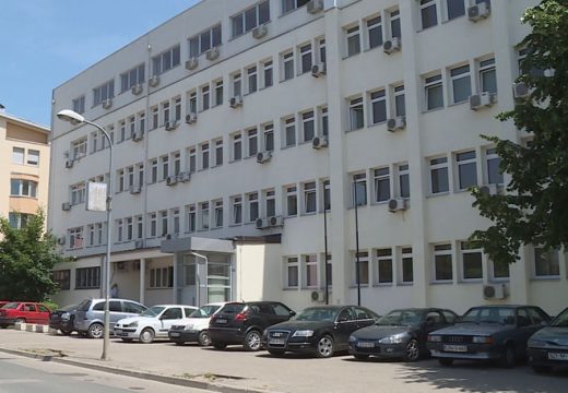 Optuženi došao pijan pa krivio stršljenove, suđenje za pokušaj ubistva odgođeno