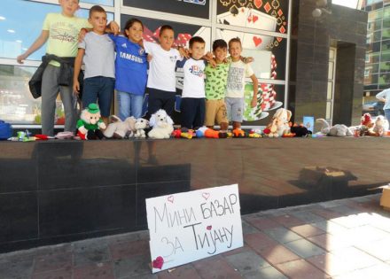 Učenici oragnizovali humanitarni bazar: Tijani za liječenje u Bolonji potrebno 160.000 evra