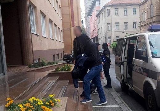 FUP uhapsio pet policajaca