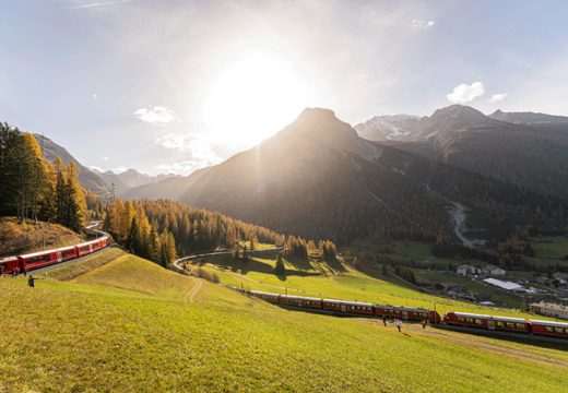 Najduži putnički voz na svijetu sastavljen od 100 vagona