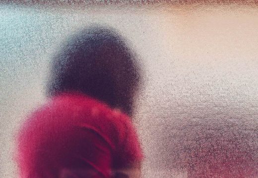 Žena iz Srbije pred kamerom krvnički tuče dijete