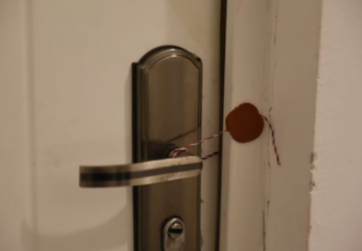 Komšije mladića koji je ubio majku u nevjerici (Foto)