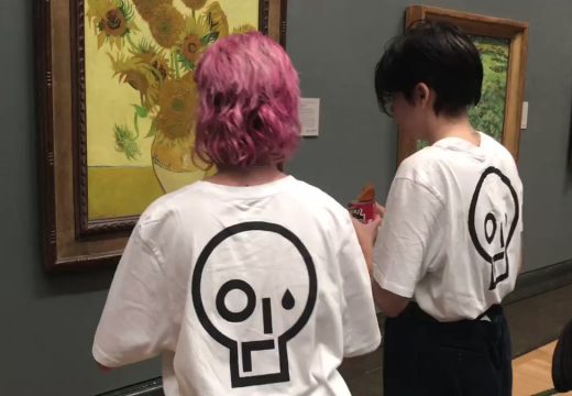 Aktivisti bacili supu od paradajza po Van Gogovim Suncokretima, vrijednim 87,5 miliona evra (VIDEO)