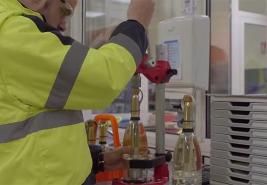 Napravili šampanjac koji se može koristiti u svemiru (VIDEO)