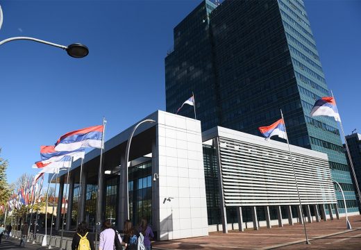 Svi bi u izvršnu vlast, ali kriju u koju fotelju