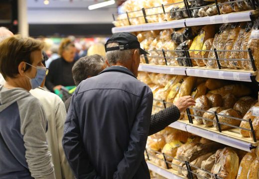 I hljeb nam zapinje u grlu: Evo koliko su u Srpskoj za samo 12 mjeseci poskupile pite i torte