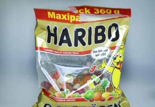 Čovjek koji je pronašao Haribov izgubljeni ček od 9 miliona KM nagrađen sa 6 vrećica bombona