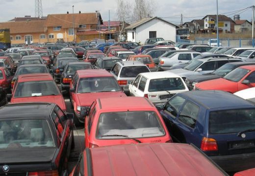 Puna skladišta vozila čekaju na uništavanje