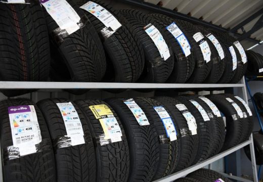 Vozači u Republici Srpskoj i ove sezone na udaru, drastično povećane cijene obavezne zimske opreme